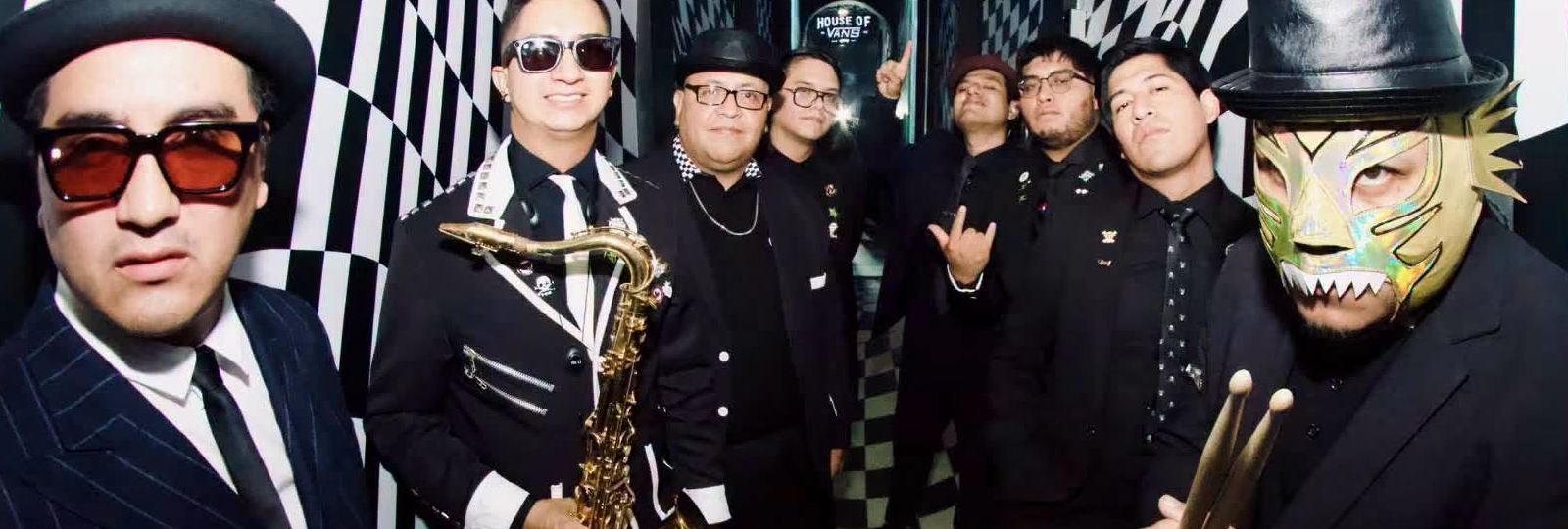 Out Of Control Army gira USA